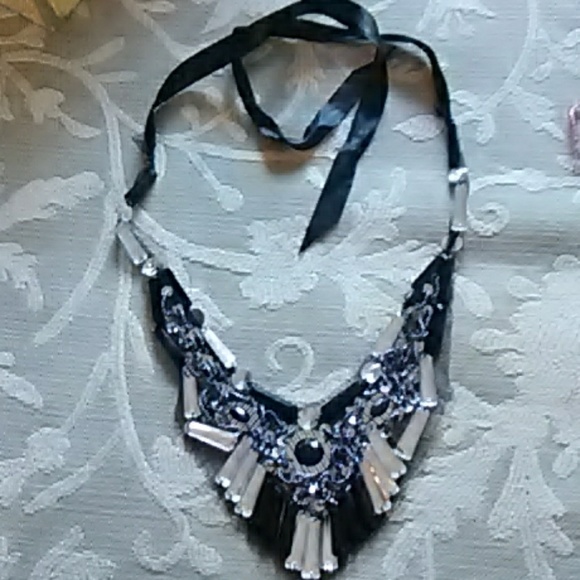 Great mesh embellished collar necklace - Picture 3 of 4